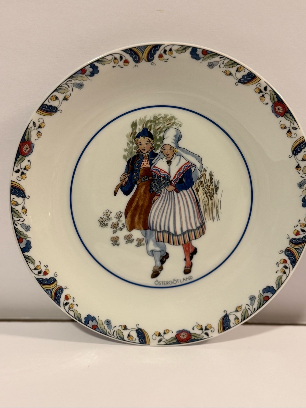 Rörstrand Sweden Svenska Landskapsdräkter Östergötland Plate